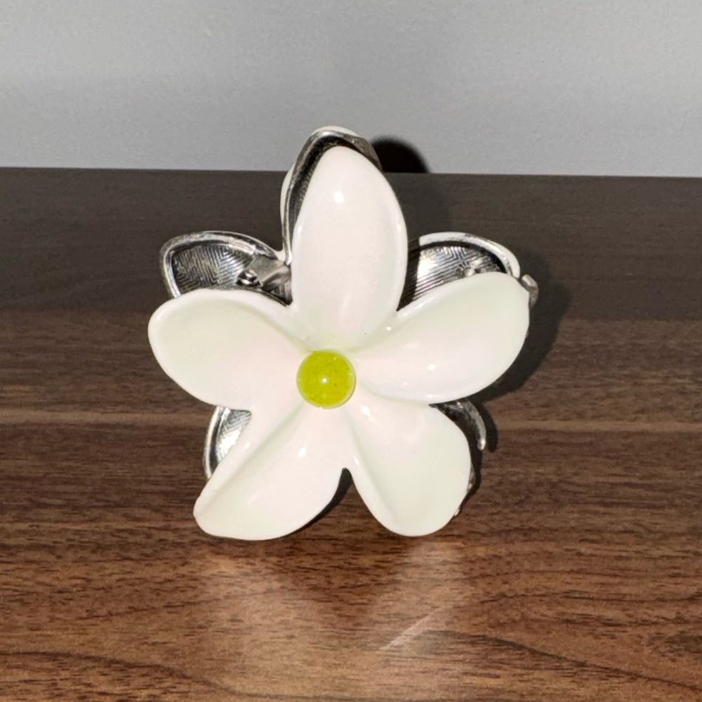Zara Metal White Flower Hair Claw Clip